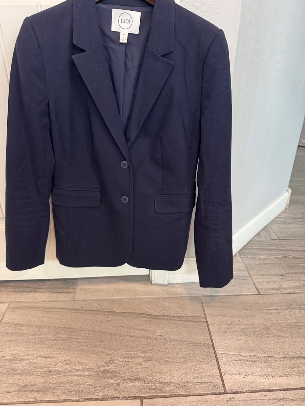 1901 Women's Navy Single-Breasted Two-Button Blazer